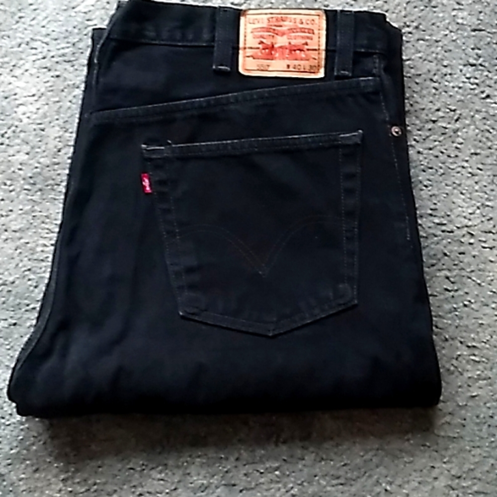 LEVI'S BLACK JEANS